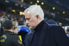 Jose_Mourinho_genc_yldz_adayna_ovguler_yagdrd___On_1739482226